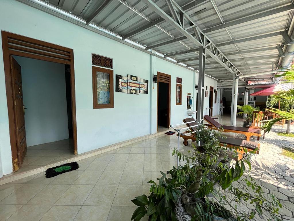 Capital O 92615 Villa Utama D'Alas Purwo Ringinpintu Exterior photo