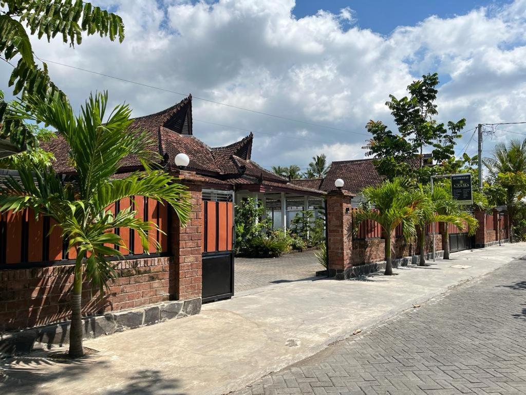 Capital O 92615 Villa Utama D'Alas Purwo Ringinpintu Exterior photo
